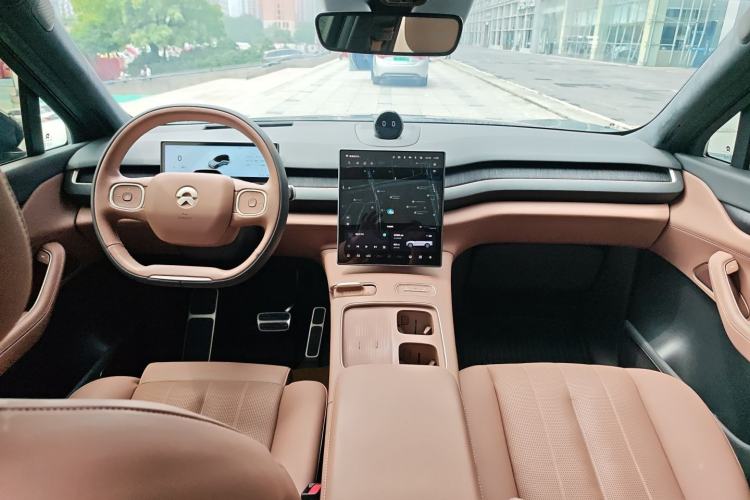 Used Nio ES8 2024 100kWh Center Console