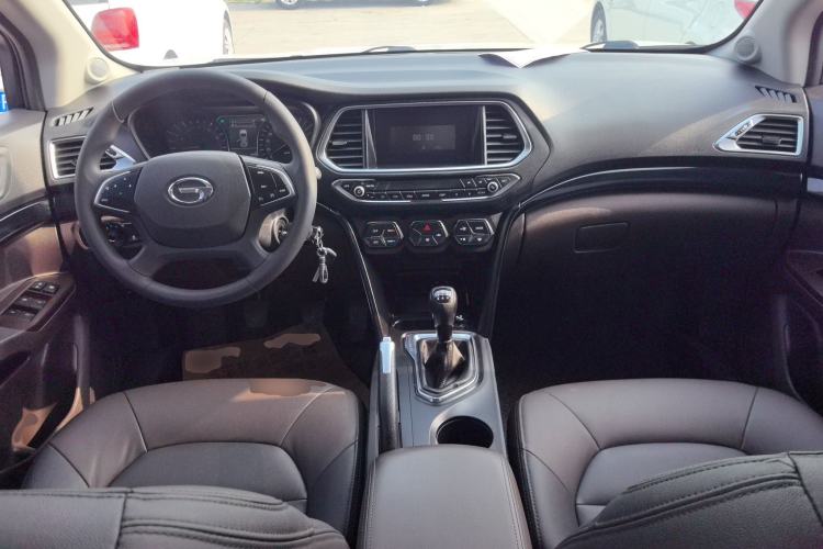 Used GAC Trumpchi GS4 2017 200T Manual Two-Wheel Drive Elite Edition Center Console