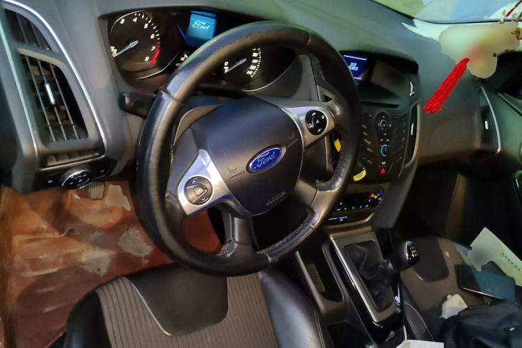 Used Ford Focus 2012 Hatchback 1.6L Manual Fashion Edition