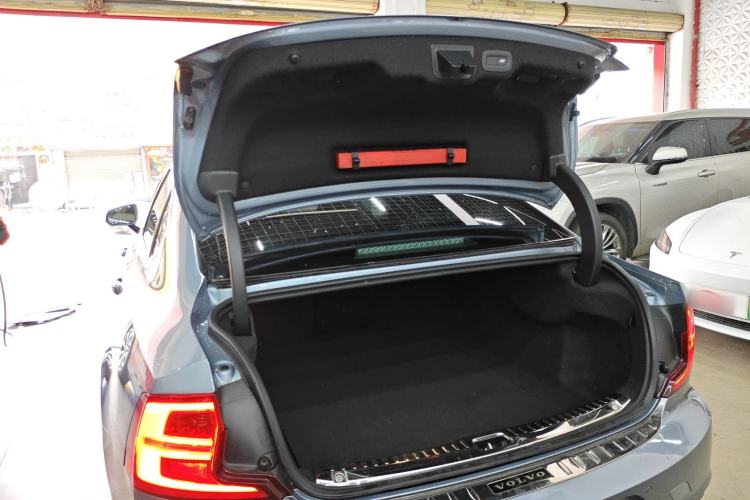 Used Volvo S90 2017 T4 Zhiyuan Edition
