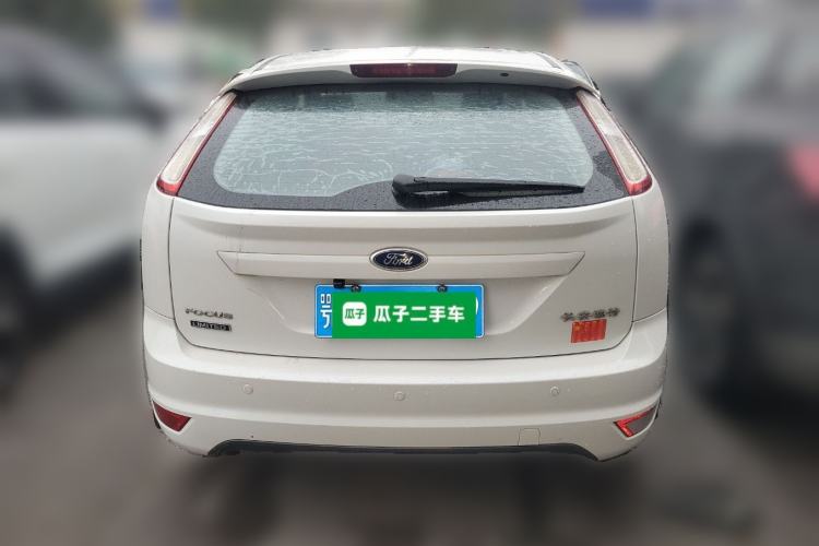 Used Ford Focus 2014 Hatchback Classic 1.8L Automatic Cool White Collector's Edition
