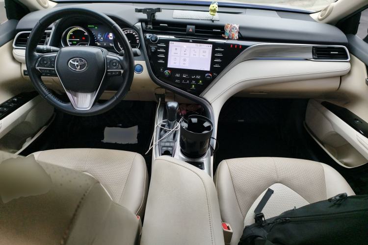 Used Toyota Camry 2018 Dual-Engine 2.5HQ Flagship Edition Center Console