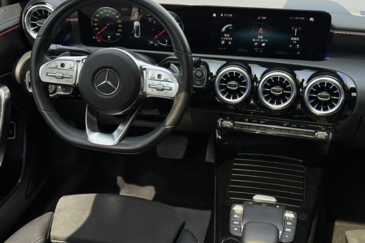 Used Mercedes-Benz A-Class 2021 A 200 L Sport Sedan Fashion Model
