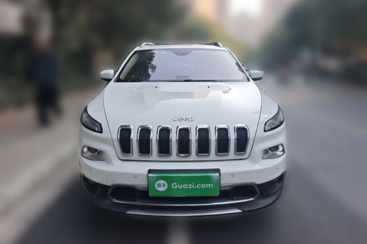 Used Jeep Cherokee 2016 2.4L Professional Smart Version
