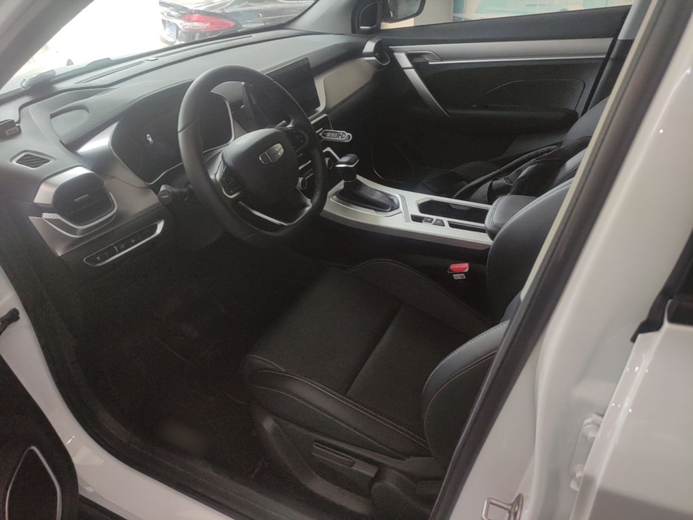 Geely Auto Coolray 2025 1.5L CVT Super Edition — снимка 19