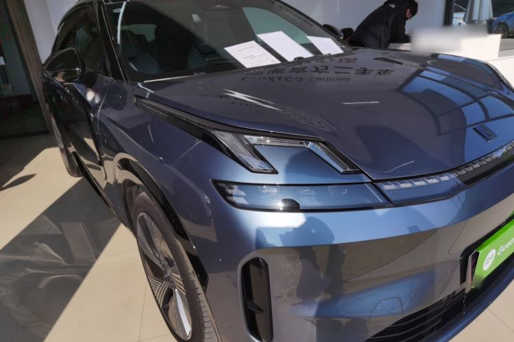 Used Lynk & Co 08 EM-P 2025 220 km All-Wheel-Drive Performance Halo
