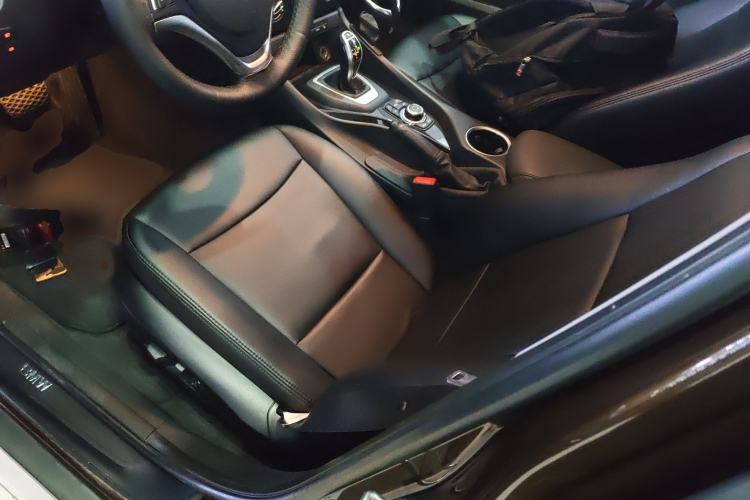 Used BMW X1 2015 sDrive18i Fashion Upgrade Edition Left Front Seat