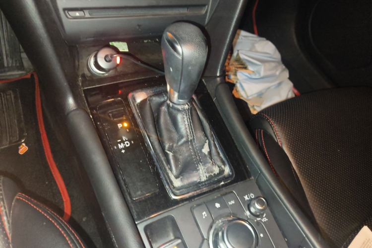 Used Mazda 3 Axela 2017 Sedan 1.5L Automatic Luxury Model Emission Standard China V Gear Lever