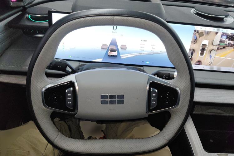 Used Geely Galaxy E8 2024 665 km Range Rear-Drive Starship Long-Range Version
