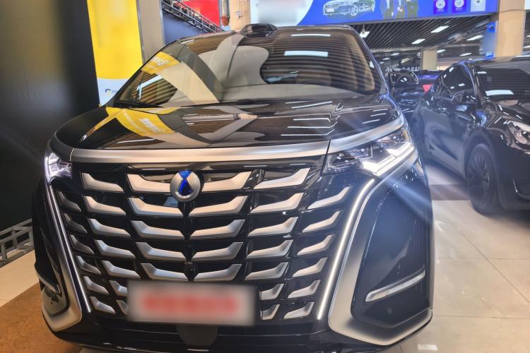 Used Denza D9 2025 DM-i Intelligent Drive 1020 Four-Wheel Drive Flagship Model