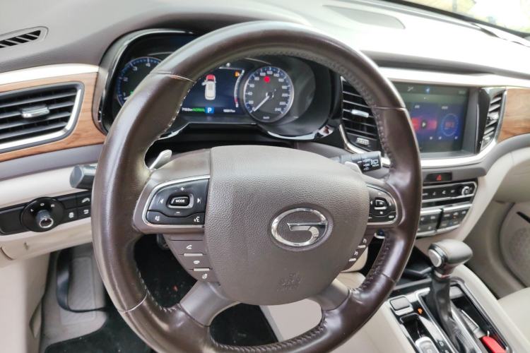 Used GAC Trumpchi GS8 2017 320T Two-Wheel Drive Luxury Smart Connectivity Version (7 Seats)