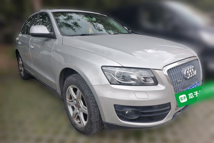 Used Audi Q5 2011 2.0TFSI Technology Model Front Right 45 Deg