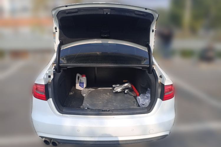 Used Audi A4L 2013 35 TFSI Automatic Comfort Model Trunk