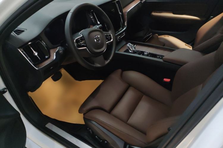 Used Volvo S60 2025 B4 Zhiyuan Luxury Edition