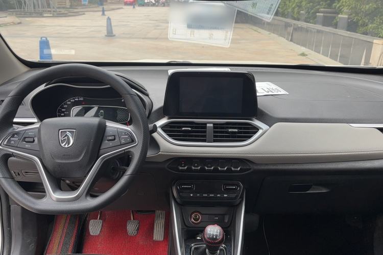 Used Baojun 510 2017 1.5L Manual Fashion Model
