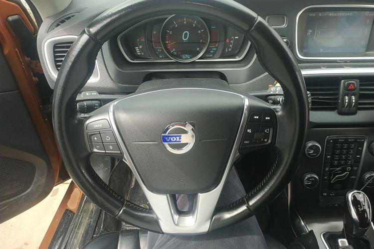 Used Volvo V40 2013 2.0T Zhiya Edition