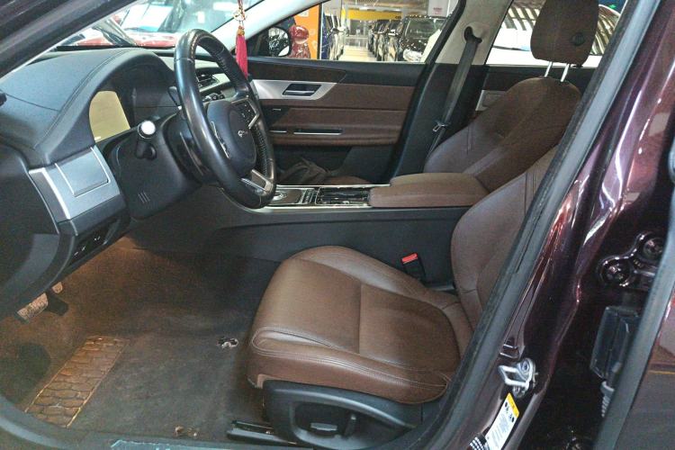 Used Jaguar XFL 2018 XFL 2.0T 250 PS Luxury Edition Left Front Seat