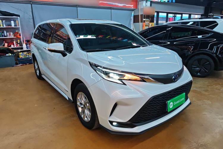 Used Toyota Granvia 2023 2.5L Hybrid Comfort Edition
