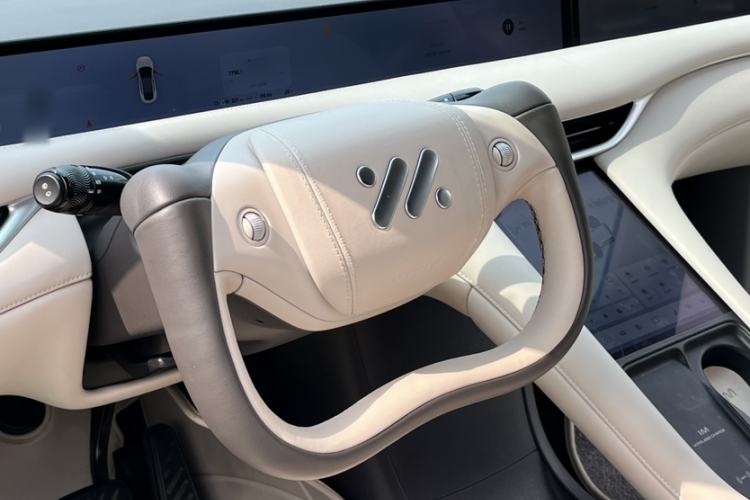 Used IM LS6 2023 Max Standard Edition Interior 2