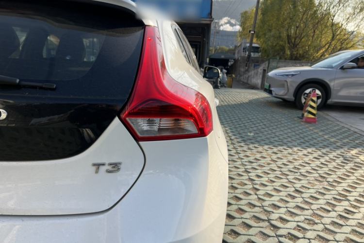 Used Volvo V40 2018 T3 Zhiyi Edition