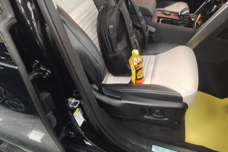 Used Land Rover Discovery 2021 360 PS R-Dynamic SE