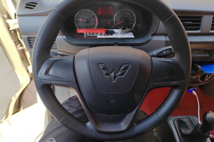 Used Wuling Zhiguang 2015 1.2L S Practical Model LSI Steering Wheel