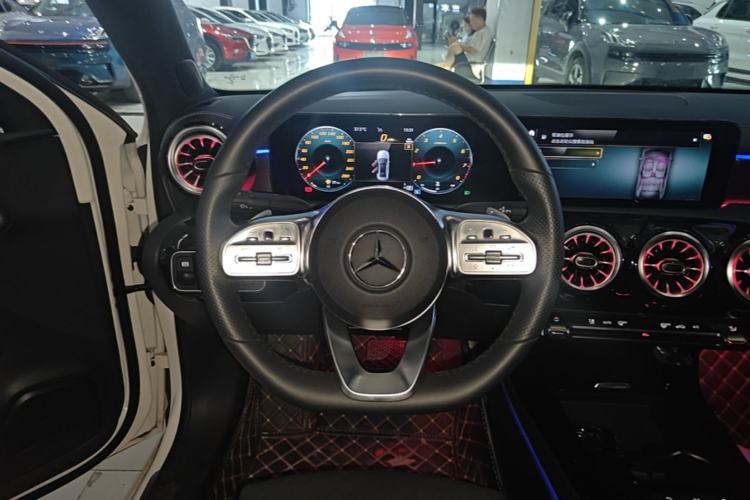 Used Mercedes-Benz A-Class 2022 Revised Version A 200 L Sport Sedan Fashionable Style