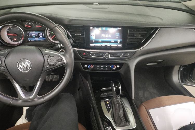 Used Buick Regal 2019 20T Elite Version China VI Standard Center Console