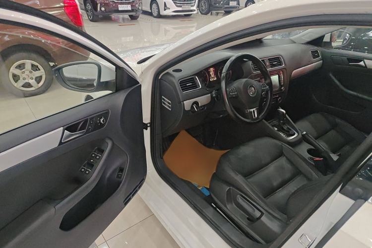 Used Volkswagen Sagitar 2012 1.4TSI Automatic Luxury Edition