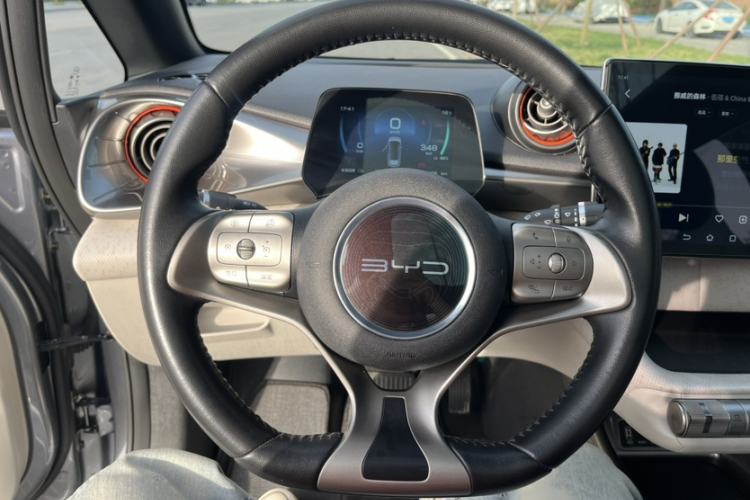 Used BYD Dolphin 2021 405 km Fashion Edition Interior 2