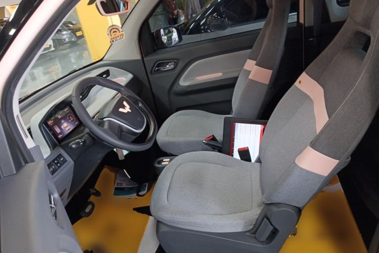 Used Wuling Hongguang MINIEV 2022 Macaron Fashion Edition Lithium-Nickel-Cobalt-Alpha-oxide Left Front Seat