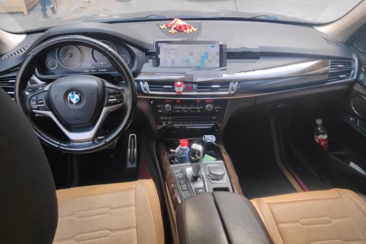 Used BMW X5 2017 xDrive28i Interior 2