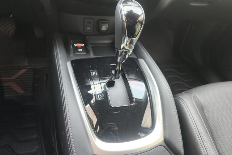 Used Nissan X-Trail 2022 Revised Version 2.0L Two-Wheel Drive Smart Connect Premium Edition Gear Lever