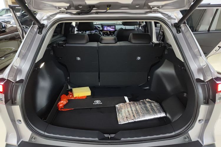 Used Toyota Corolla Cross 2024 2.0L Smart Electric Hybrid Dual-Engine Flagship Version Trunk