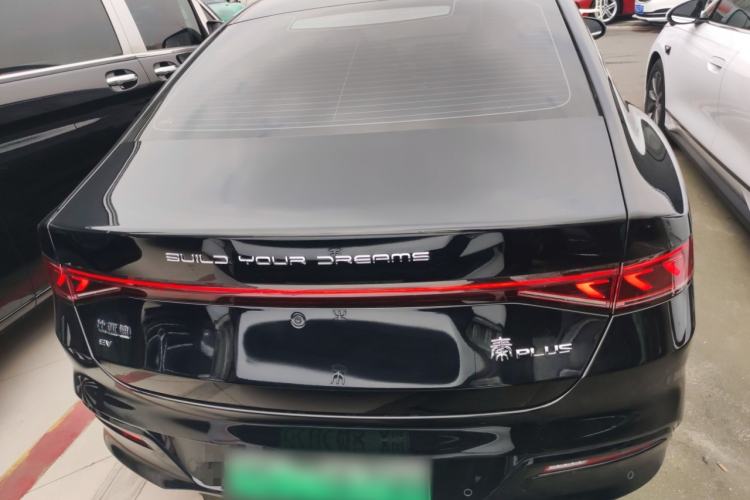 Used BYD Qin PLUS 2024 Honor Edition EV 510KM Beyond Model
