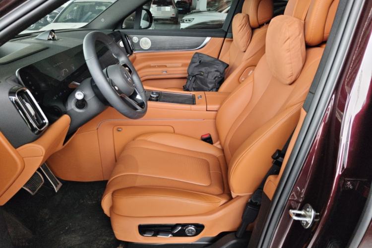 Used Hima AITO M9 2025 Extended-Range Ultra Version 52 kWh 6-Seater Left Front Seat