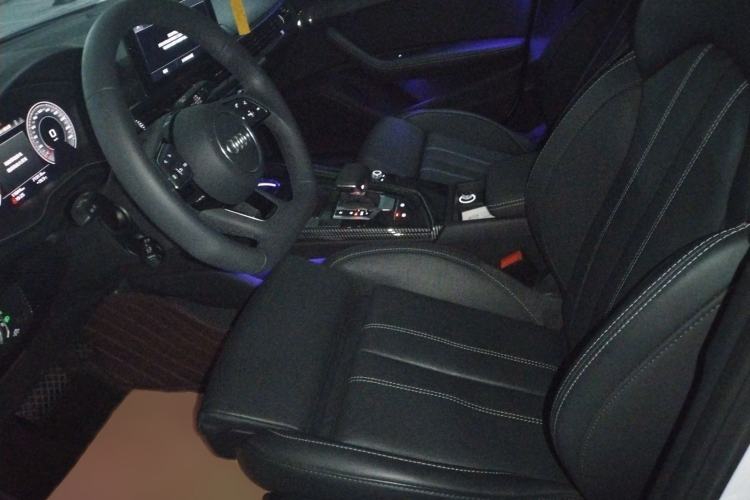 Used Audi A4L 2022 40 TFSI Luxury Dynamic Model
