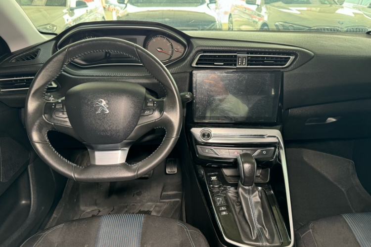 Used Peugeot 308 2018 1.6L Automatic Luxury Edition Interior 2