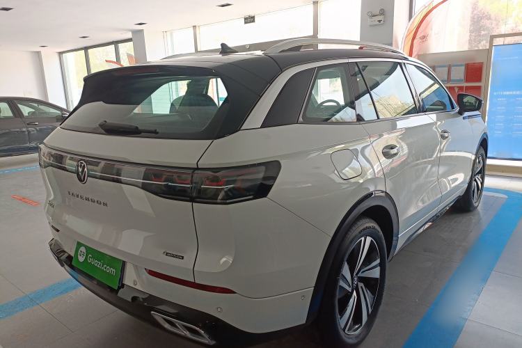 Used Volkswagen Tavendor 2024 Facelifted 380TSI All-Wheel Drive R-Line Cruise Premium Edition Rear Right 45 Deg