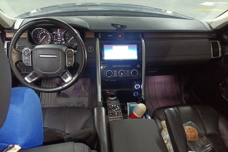 Used Land Rover Discovery 2017 3.0 SC V6 HSE Center Console