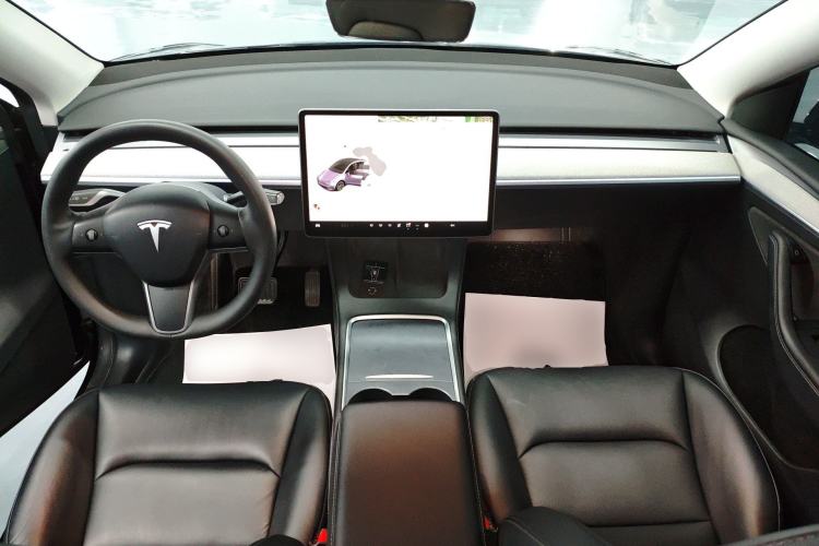 Used Tesla Model Y 2023 Long-Range All-Wheel-Drive Version
