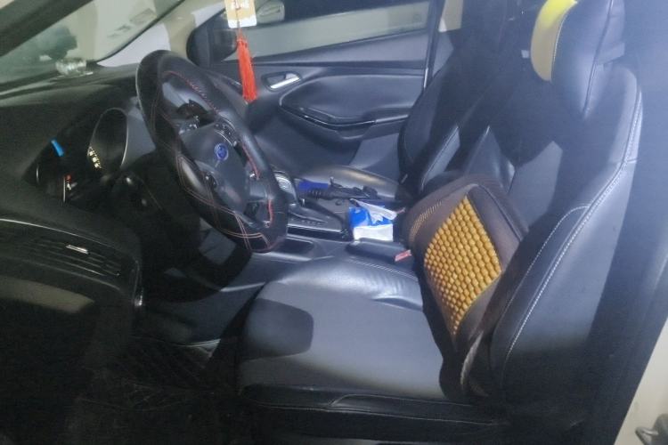 Used Ford Focus 2012 Hatchback 1.6L Automatic Fashion Edition
