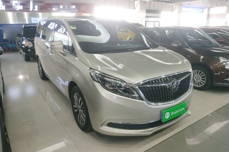 Used Buick GL8 2017 ES 28T Flagship Model China V Standard Front Right 45 Deg