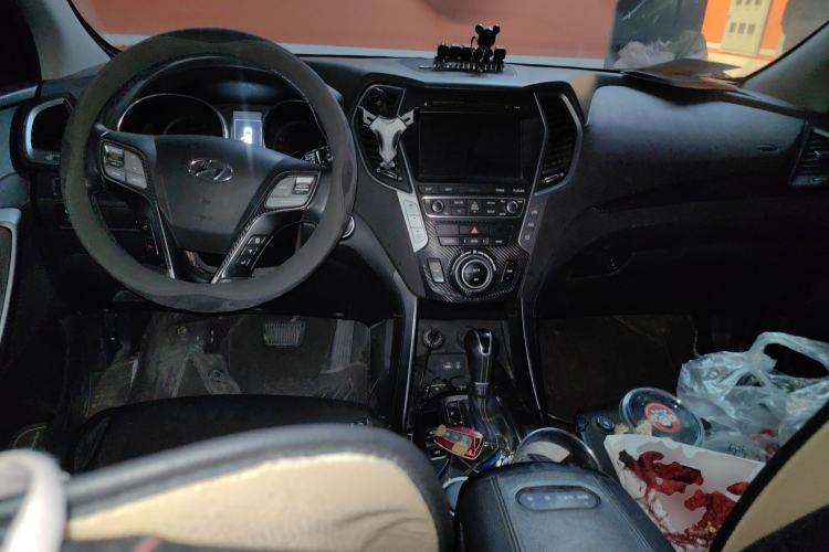 Used Hyundai Santa Fe 2017 2.0T Automatic All-Wheel Drive Smart 7-Seater
