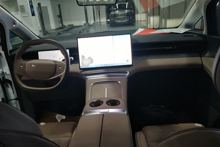 Used XPeng X9 2025 740 Ultra-Long Range Max
