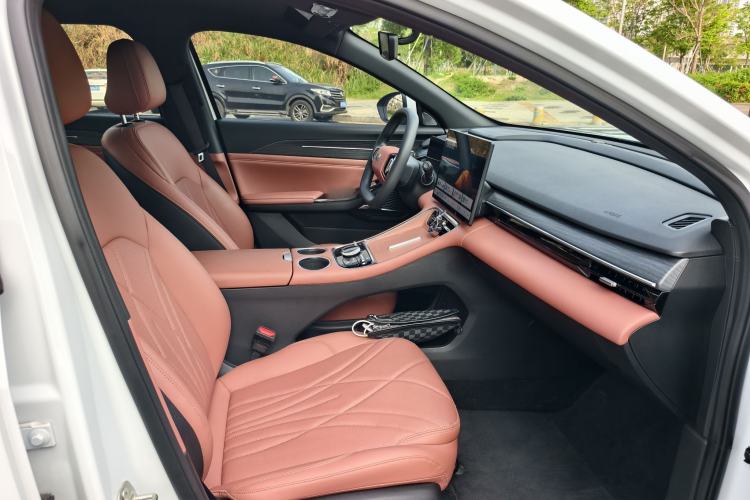 Used Geely Galaxy L6 2025 EM-i 140km Long-Range Version