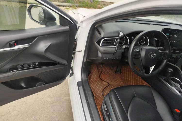 Used Toyota Camry 2021 2.0G Luxury Edition
