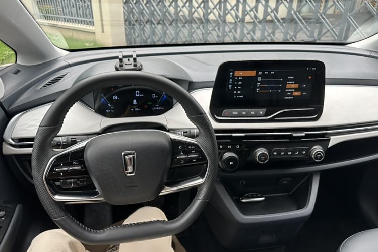 Used Bestune NAT 2023 PRO Comfortable Travel Battery-Swap Version 401km