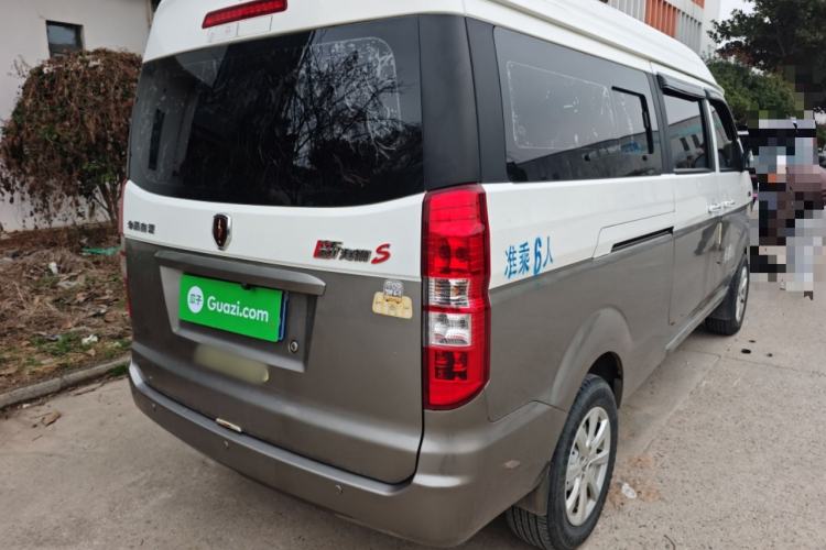 Used Jinbei New Hiace S 2023 1.5L Wealth Edition Passenger Van 5/6/7-Seater Central Air Conditioning Version SWC15M
