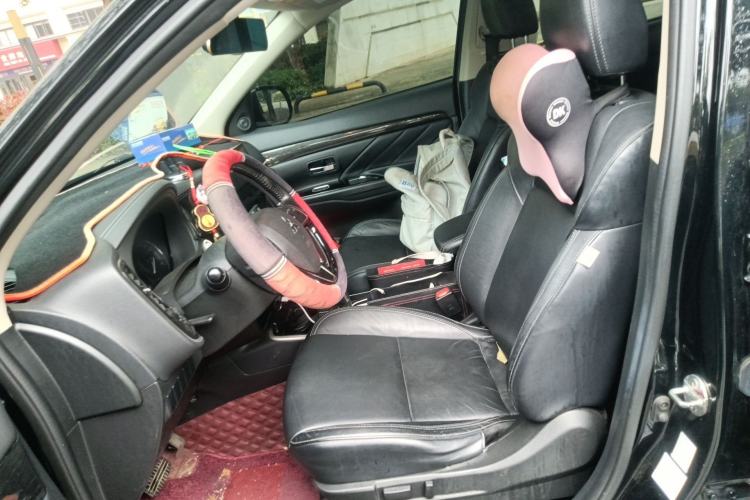 Used Mitsubishi Outlander 2019 2.0L Two-Wheel Drive Comfort Edition 7 Seats China V Emission Standard